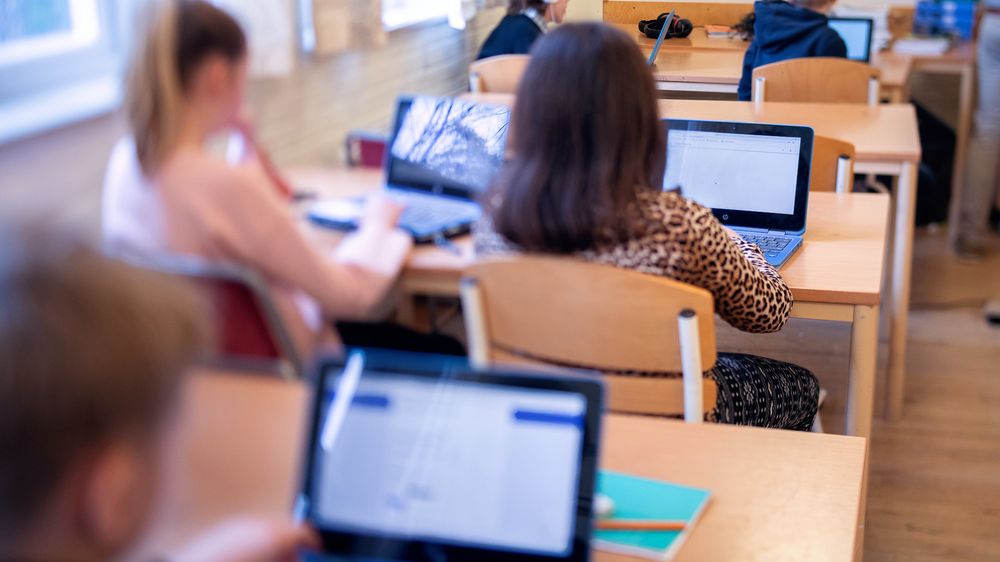 Digital kompetens i skolan: så hanterar du utmaningarna